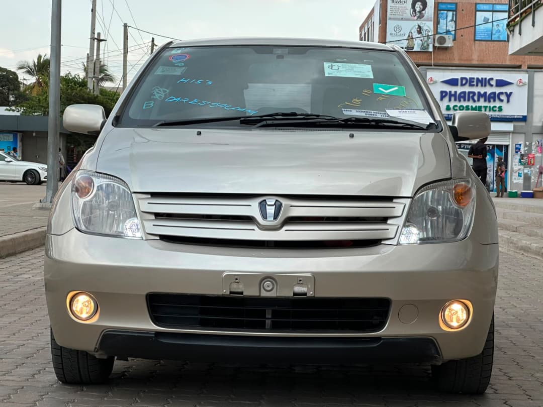 TOYOTA IST
